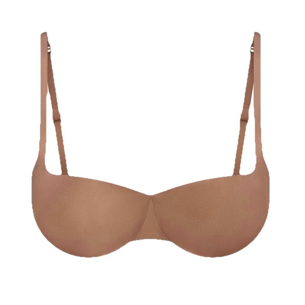 SKIMS Smooth Contour Bra in Espresso